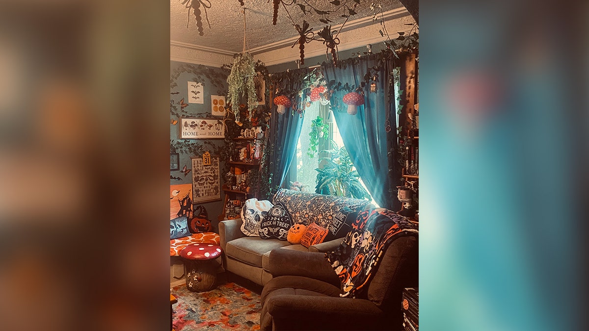 Ohio home is decorated year-round for Halloween