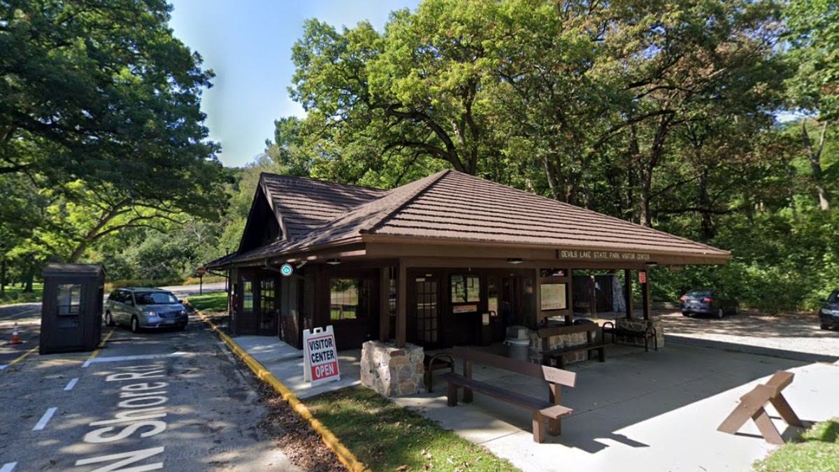 The entrance of Devil's Lake State Park