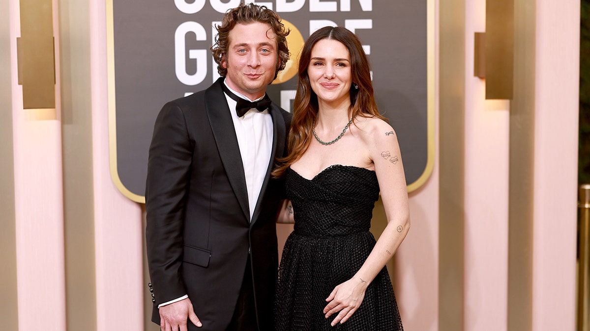 Jeremy Allen White and Addison Timlin walk red carpet at Golden Globe Awards