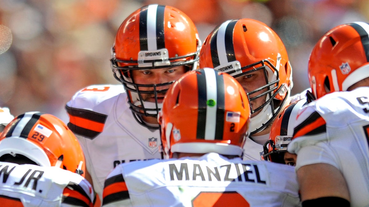 Johnny Manziel! ! #Browns  Johnny manziel, Nfl football, Football