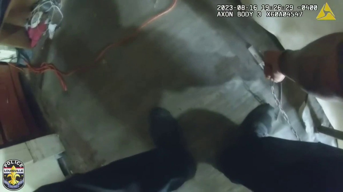 officer finding chain bolted to floor