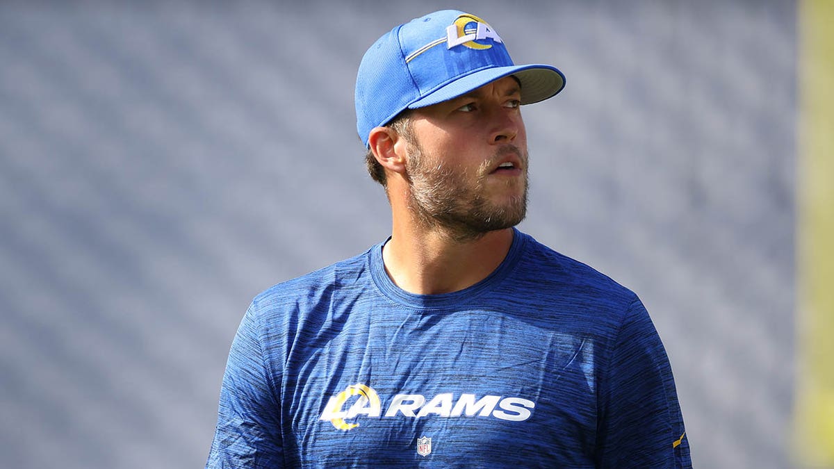 Matthew Stafford addresses wife Kelly's comments about locker room
