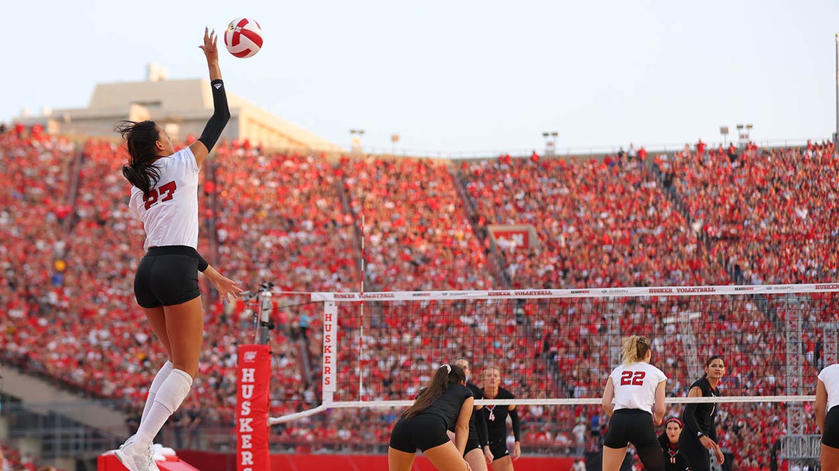 Nebraska Volleyball Sets World Record With Attendance: 'Women’s Sports ...