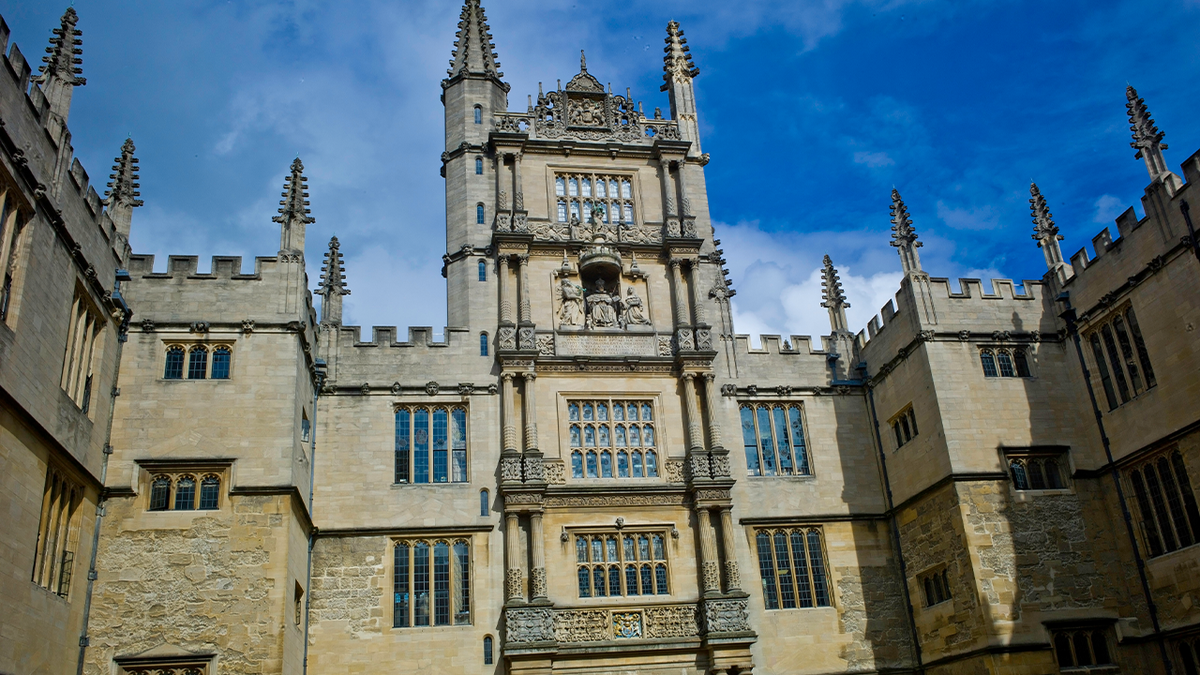 Building on Oxford University campus 