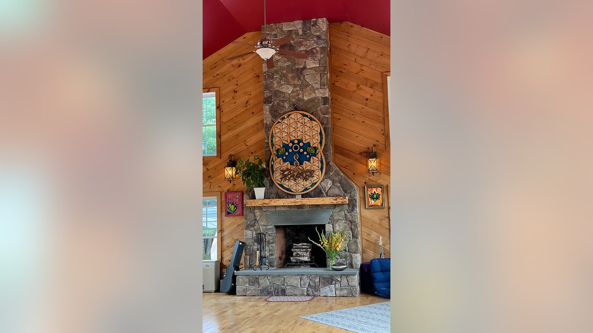 picture of decorated fireplace