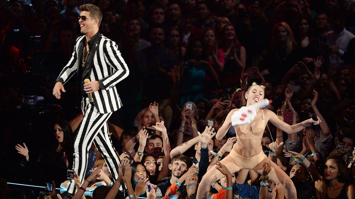 Miley Cyrus, Robin Thicke