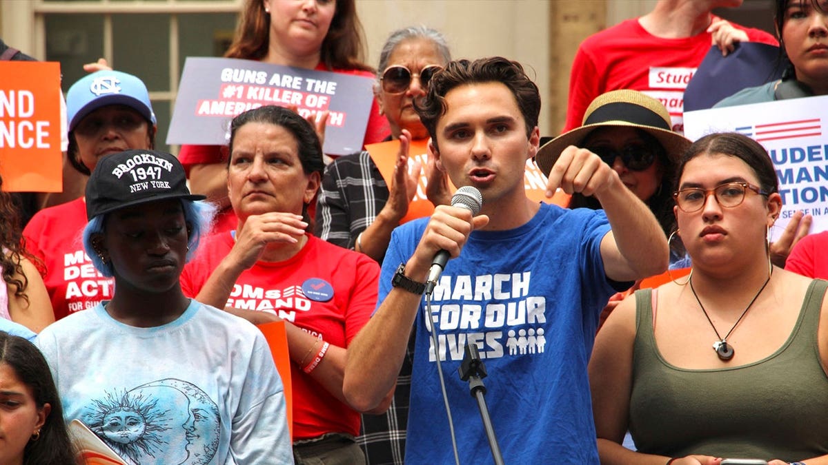 students rally