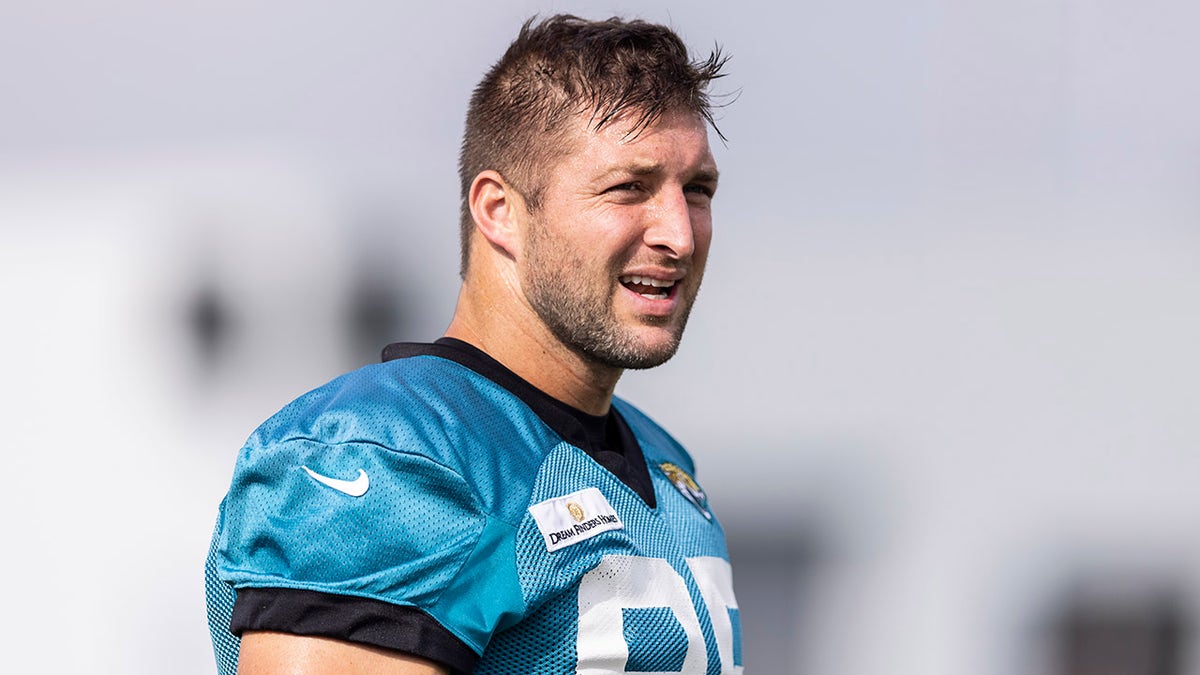 Tim Tebow tries out for Jaguars