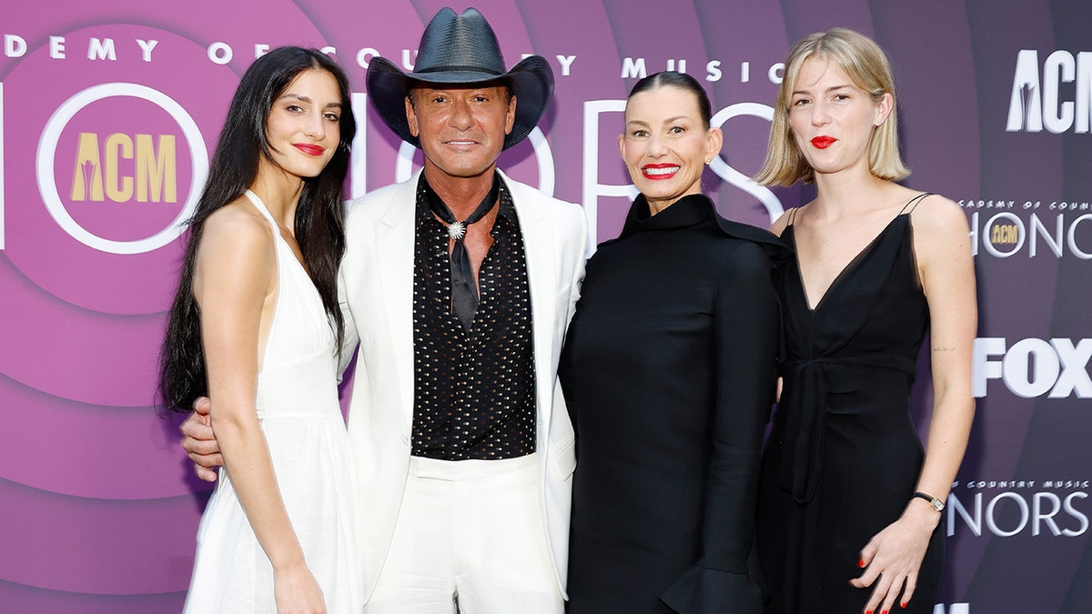 Tim McGraw family red carpet