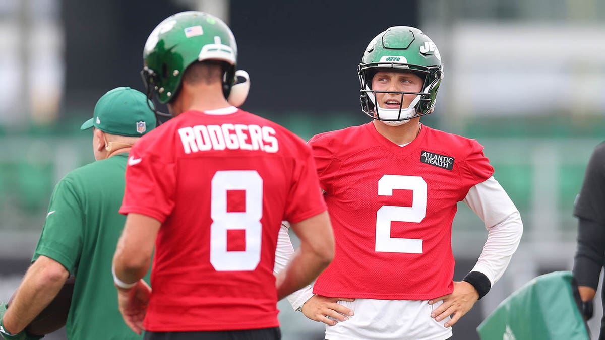 Zach Wilson and Aaron Rodgers at Jets training camp