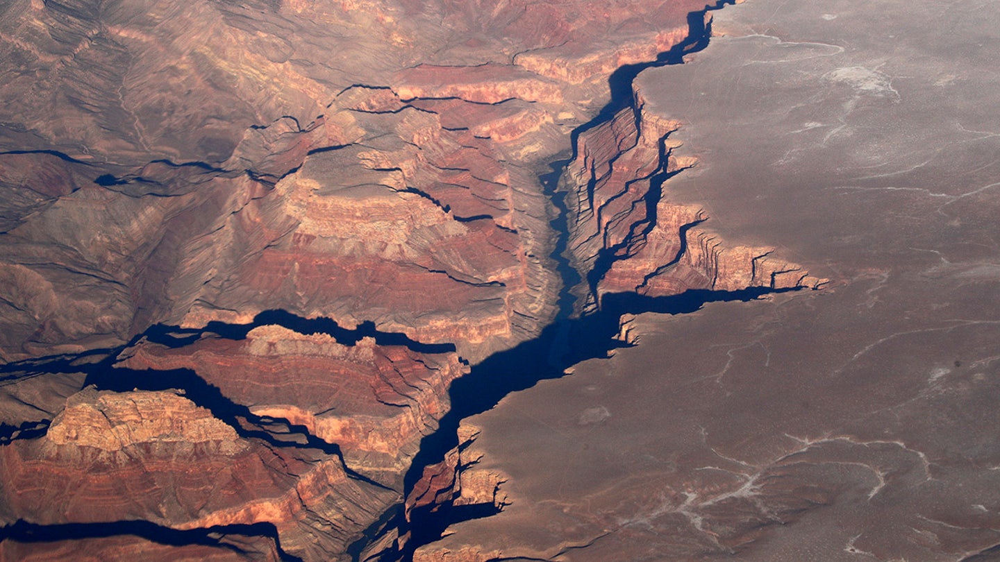 92-Year-Old Hiker Sets Guinness World Record for Crossing Grand Canyon Rim-to-Rim