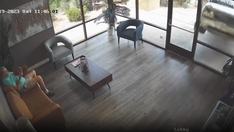 Car smashes into Arizona beauty salon, narrowly missing customer: video