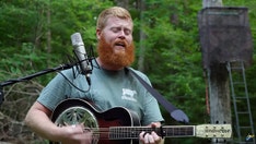 Country singer says Oliver Anthony's hit song goes back to 'roots' of the genre: 'Just speaks a lot of truth'