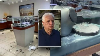 California smash-and-grab thieves steal $500K worth of jewelry, store owner says