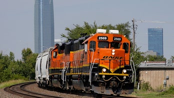 Major freight railroads debate joining government safety hotline due to concerns regarding discipline