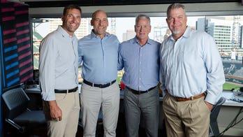 Throwback clip of John Smoltz getting hit by a pitch prompts roast from ex-Braves teammate Chipper Jones