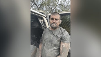 Texas DPS trooper kicked during scuffle with human smuggler after high-speed chase and foot pursuit