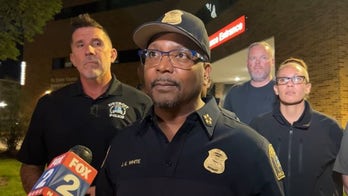 Detroit police searching for 3 suspects after officer shot in the leg