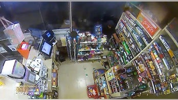 Philadelphia burglar hits same 7-Eleven twice in 24-hour span, steals 30 packs of cigarettes: police