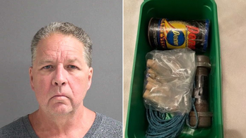 Florida man arrested after allegedly dumping pipe bomb in car wash trash can: sheriff