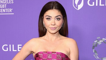 'Modern Family' star Sarah Hyland claims show 'insisted' she wear heels while suffering from gout