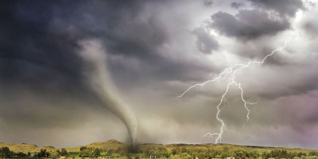 Photo of a tornado.