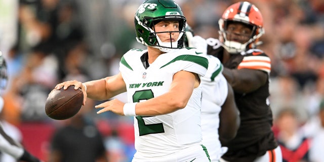 Browns defeat Jets in Hall of Fame Game behind Dorian Thompson-Robinson's stellar second half 2 Zach Wilson throws