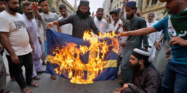 Supporters of a radical Islamist party Tehreek-e-Labaik