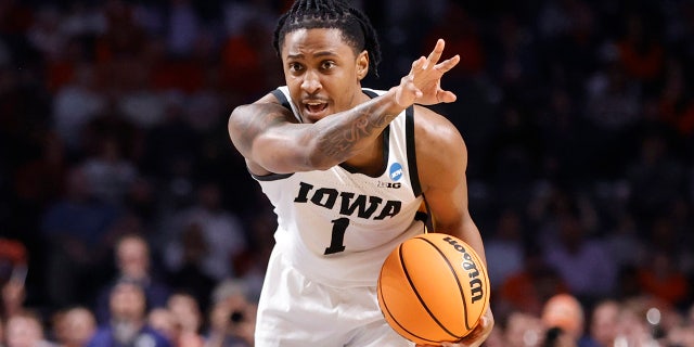 Ahron Ulis calls out play