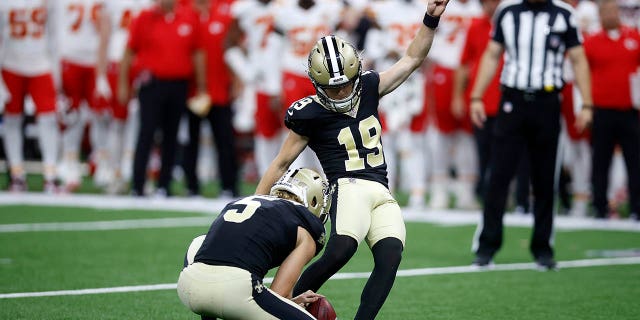 Blake Grupe kicks a game-winning field goal
