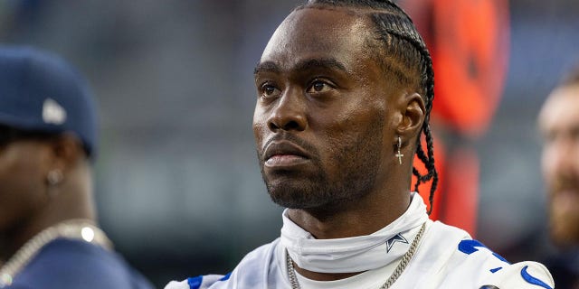 Brandin Cooks on the sidelines