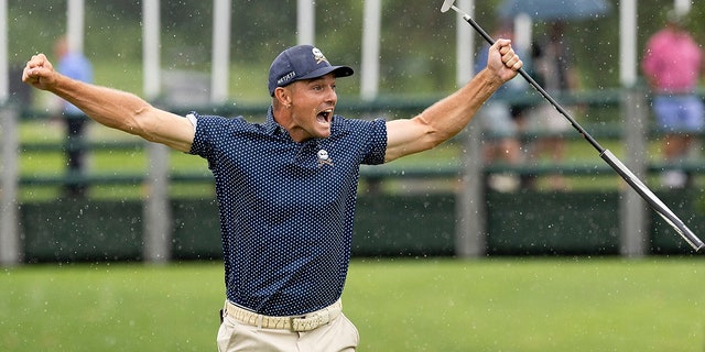 Bryson DeChambeau Makes LIV Golf History With 58 In Final Round | Fox News