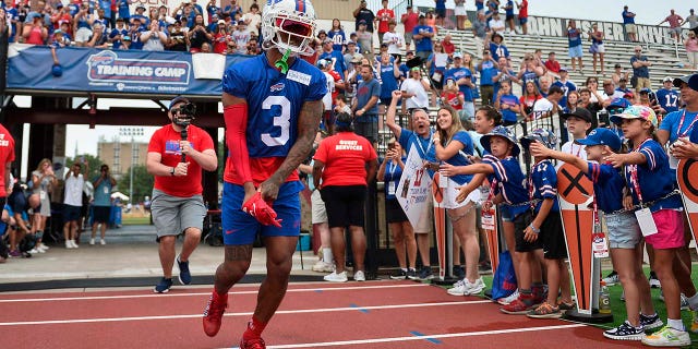 Damar Hamlin runs to the practice field