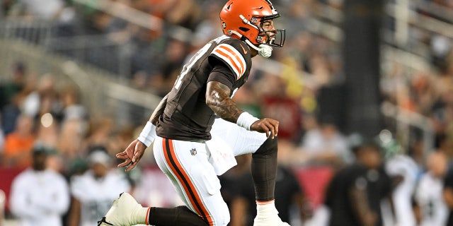 Browns defeat Jets in Hall of Fame Game behind Dorian Thompson-Robinson's stellar second half 4 Dorian Thompson-Robinson celebrates touchdown