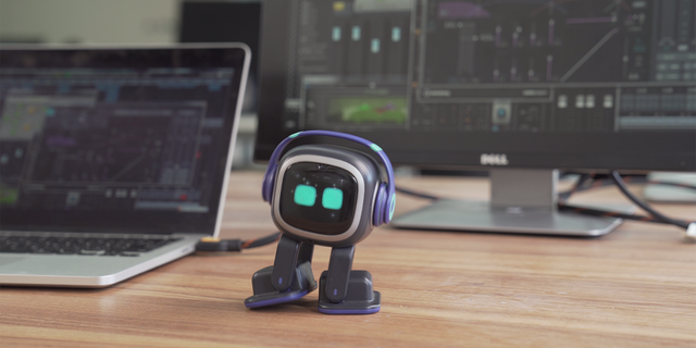 EMO desk pet