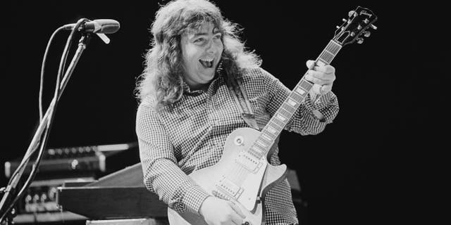 Bernie Marsden performance