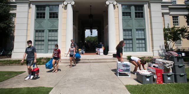 Students on the campus of the University of South Carolina