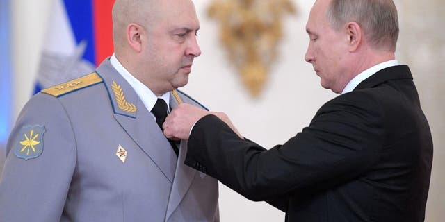 Putin awards general