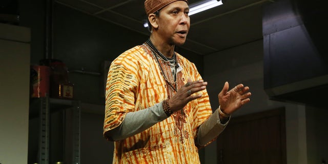 ron cephas jones performing on broadway