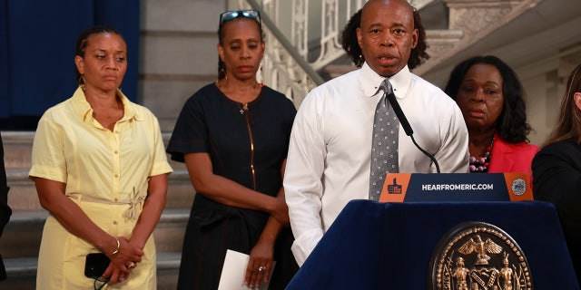 Eric Adams makes migrant announcement