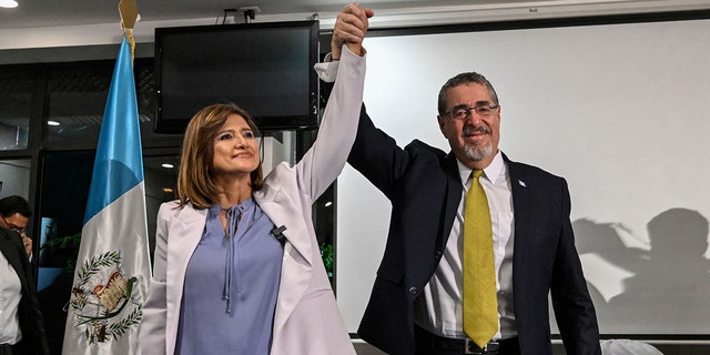 Karin Herrera, Bernardo Arevalo