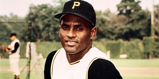 roberto clemente headshot