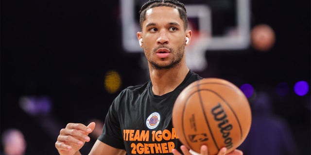 Josh Hart before a playoff game