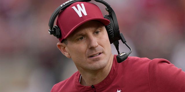 Jake Dickert ootab Stanfordi vastu