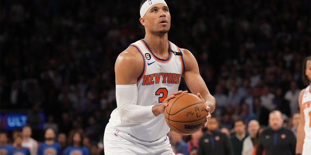 Josh Hart shoots a free throw