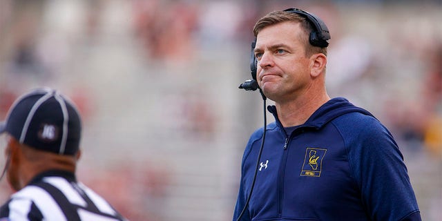 Justin Wilcox coaches against Washington State