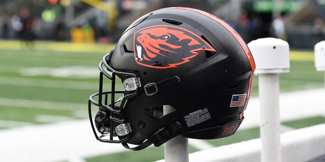 A picture of an Oregon State helmet