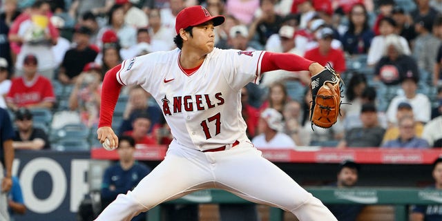 Shohei Ohtani pitches against the Mariners