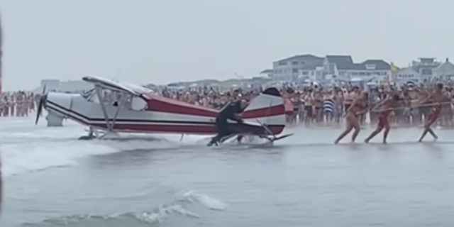 Plane removed after crash landing into water at Hampton Beach