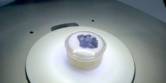 Carmel Sapphire unpolished